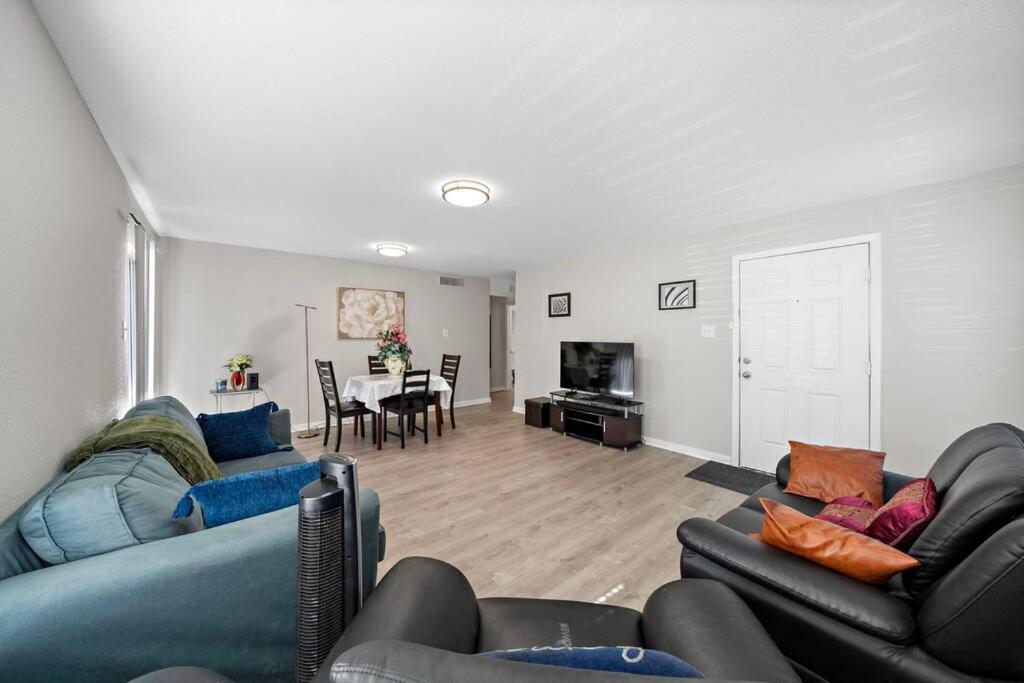 Cozy, Dedicated Workspace, Fast Wi-Fi Apartment Houston Ngoại thất bức ảnh