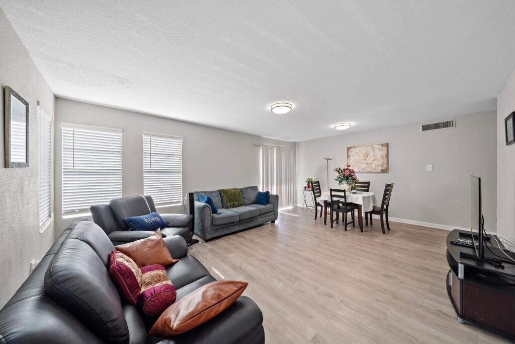 Cozy, Dedicated Workspace, Fast Wi-Fi Apartment Houston Ngoại thất bức ảnh